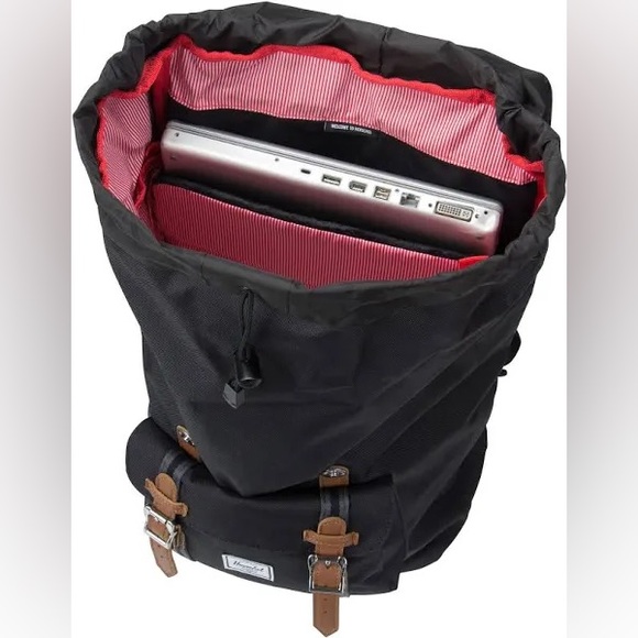 NWT Herschel Little America Backpack in Navy Blue - Picture 2 of 8